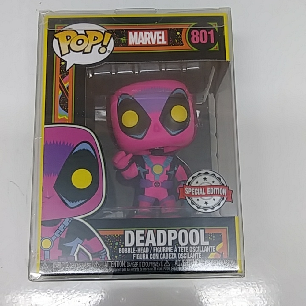 Funko pop Marvel Deadpool special edition # 801 bobble head